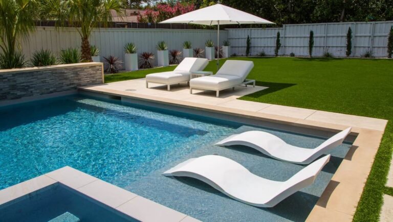 20+ Modern Pool Designs To Eleveate Your Home 22 Modern Pool Design Ideas